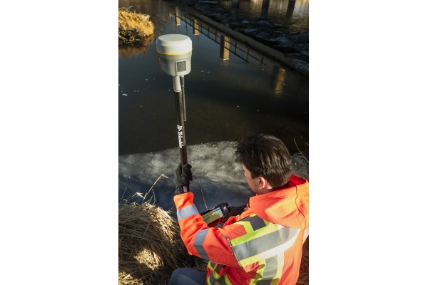 Trimble® T70