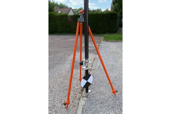 Cible pour scanner avec 2 bulles, fixation 5/8"