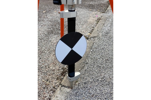 Cible pour scanner avec 2 bulles, fixation 5/8"